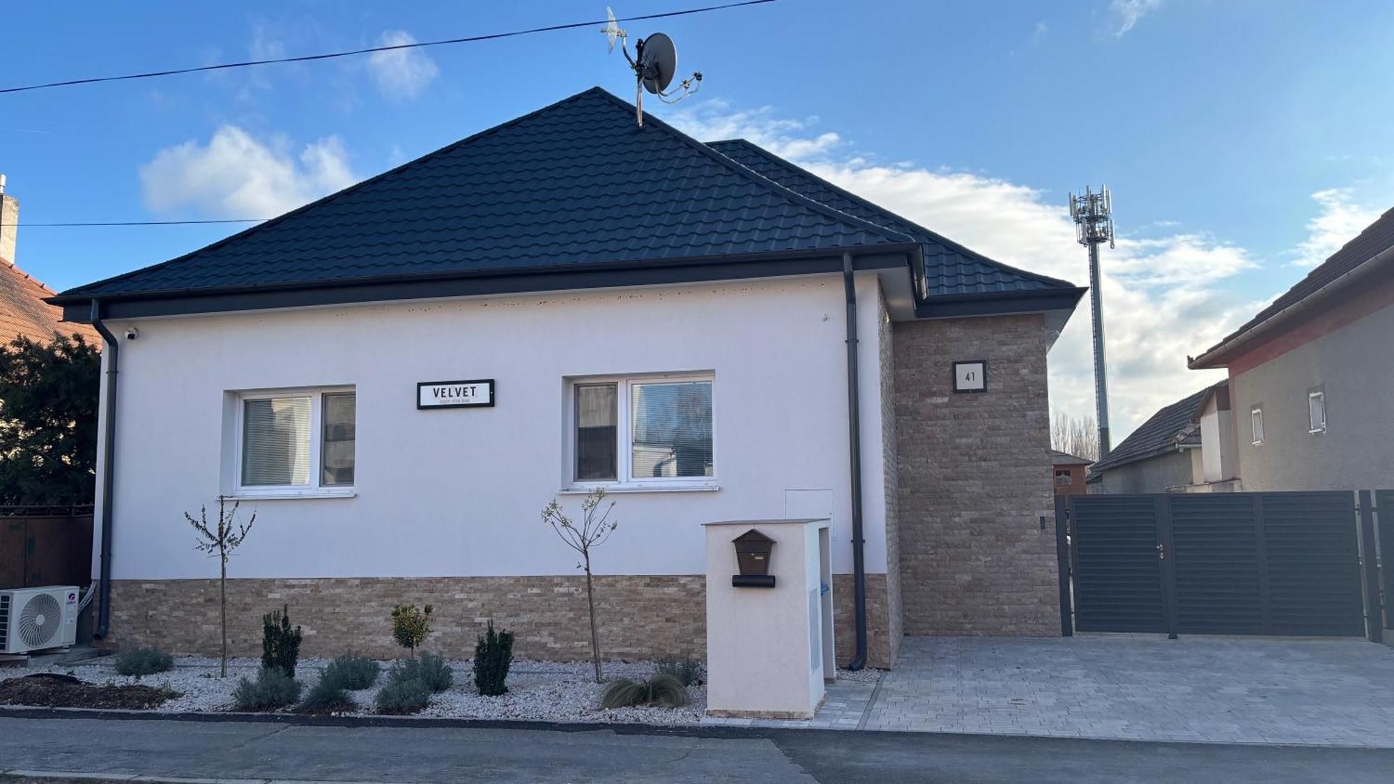 Velvet Apartments Dunaszerdahely Kültér fotó