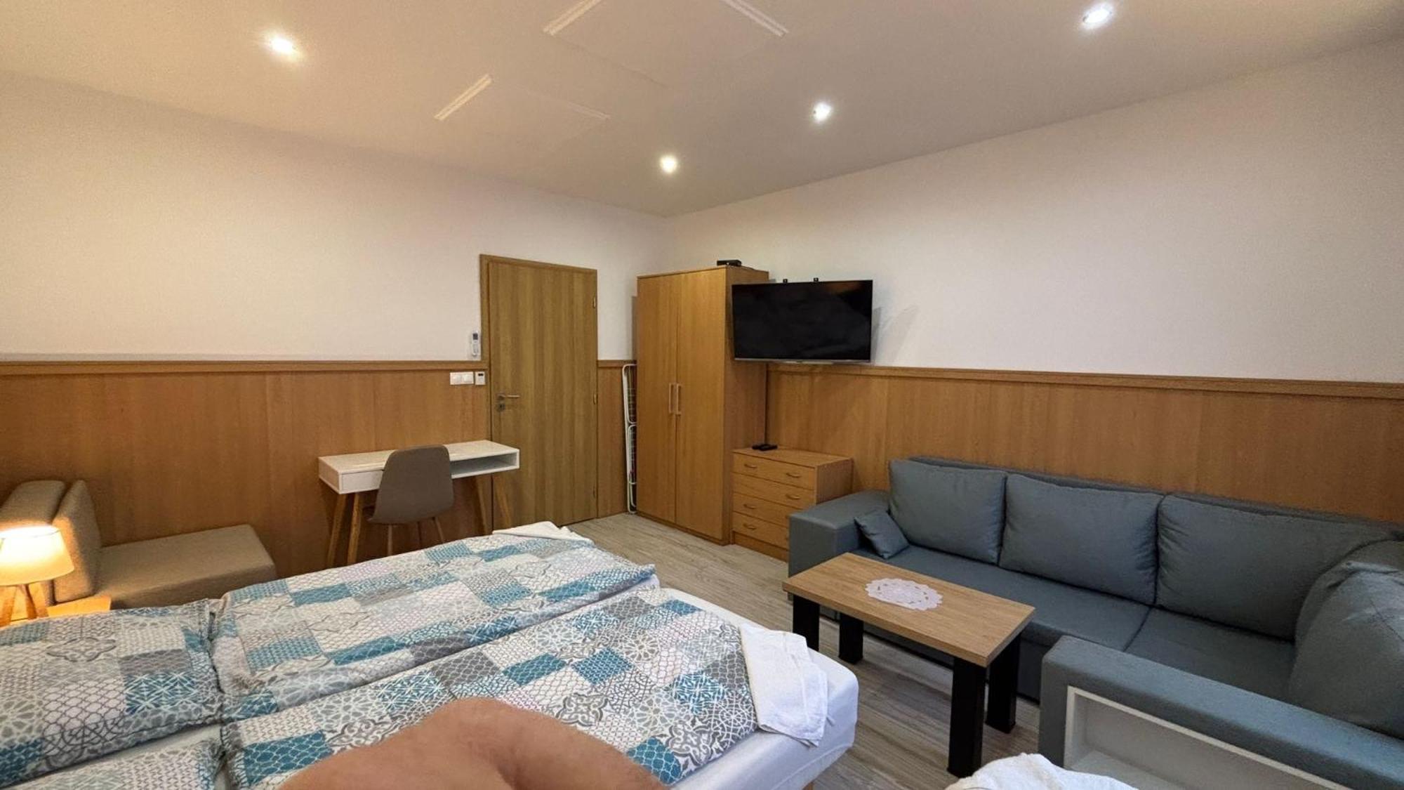 Velvet Apartments Dunaszerdahely Kültér fotó